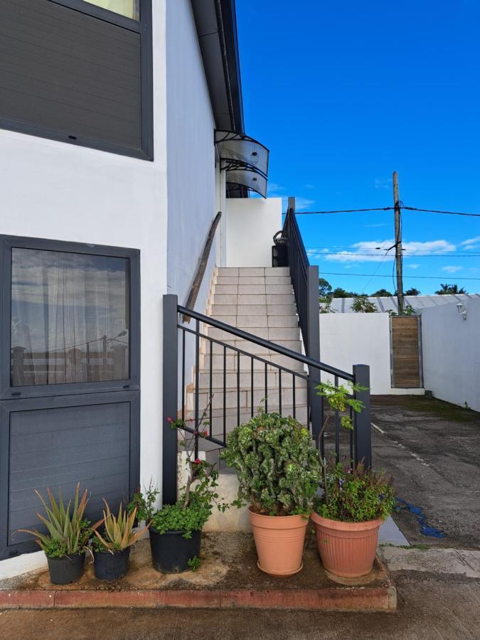 Apartament Appart A La Res Andy Accueillant 1 A 5 Pers Arrive Autonome , 2 Places De Parking Dans La Cour Devant La Maison Saint-Denis Zewnętrze zdjęcie