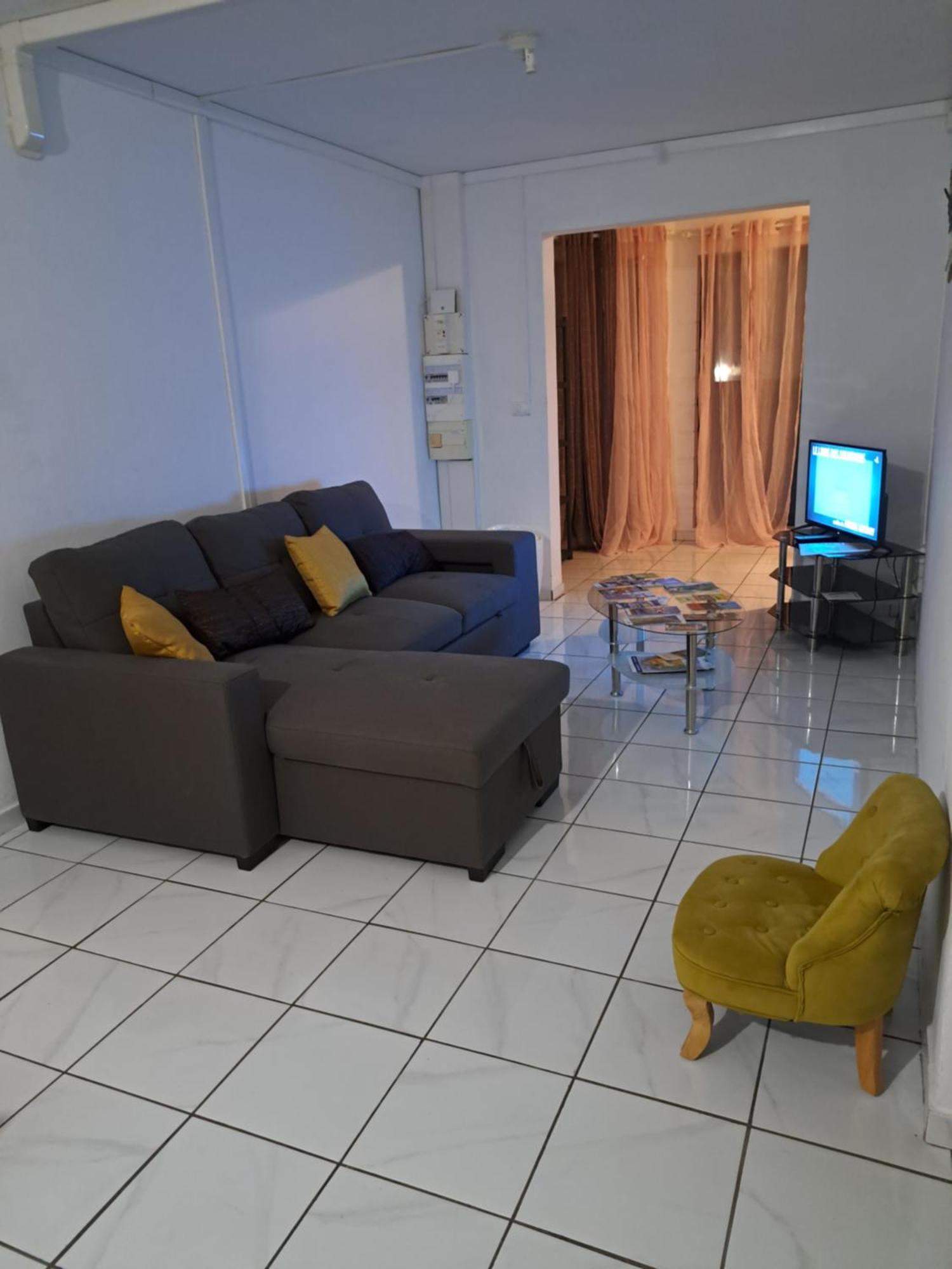 Apartament Appart A La Res Andy Accueillant 1 A 5 Pers Arrive Autonome , 2 Places De Parking Dans La Cour Devant La Maison Saint-Denis Zewnętrze zdjęcie