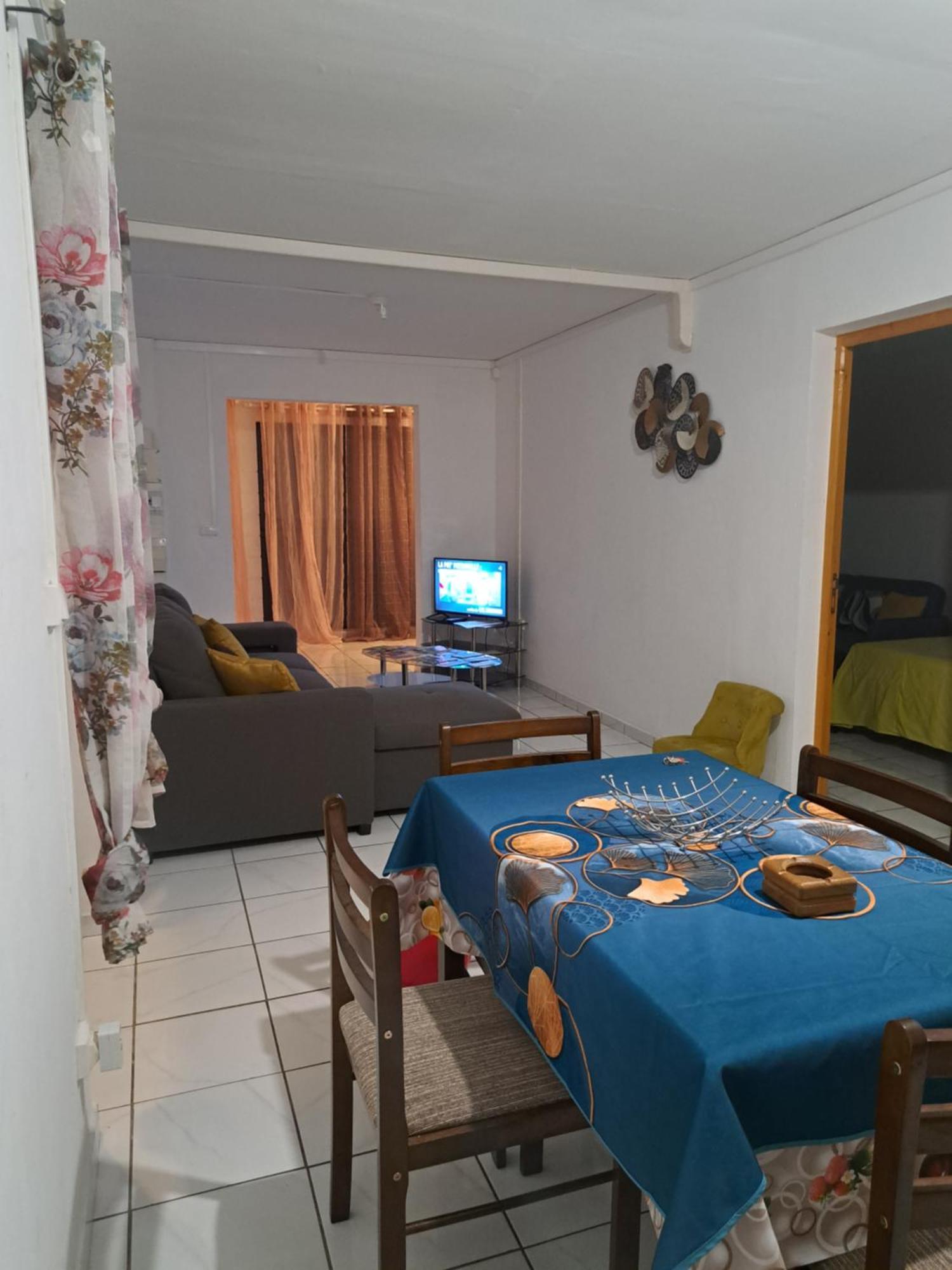 Apartament Appart A La Res Andy Accueillant 1 A 5 Pers Arrive Autonome , 2 Places De Parking Dans La Cour Devant La Maison Saint-Denis Zewnętrze zdjęcie