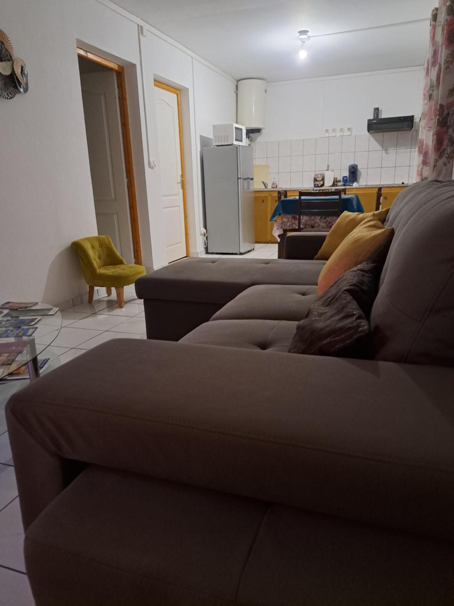 Apartament Appart A La Res Andy Accueillant 1 A 5 Pers Arrive Autonome , 2 Places De Parking Dans La Cour Devant La Maison Saint-Denis Zewnętrze zdjęcie